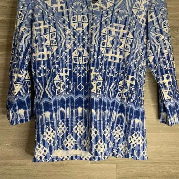 Women’s Ruby Rd. Geometric Blouse - Picture 2 of 7